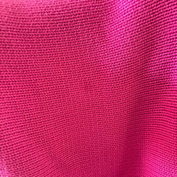Gap 100% cotton V-Neck Sweater in neon pink in size small - Picture 5 of 5